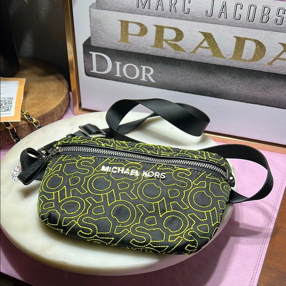 Michael Kors belt bag jumbo logo NWOT